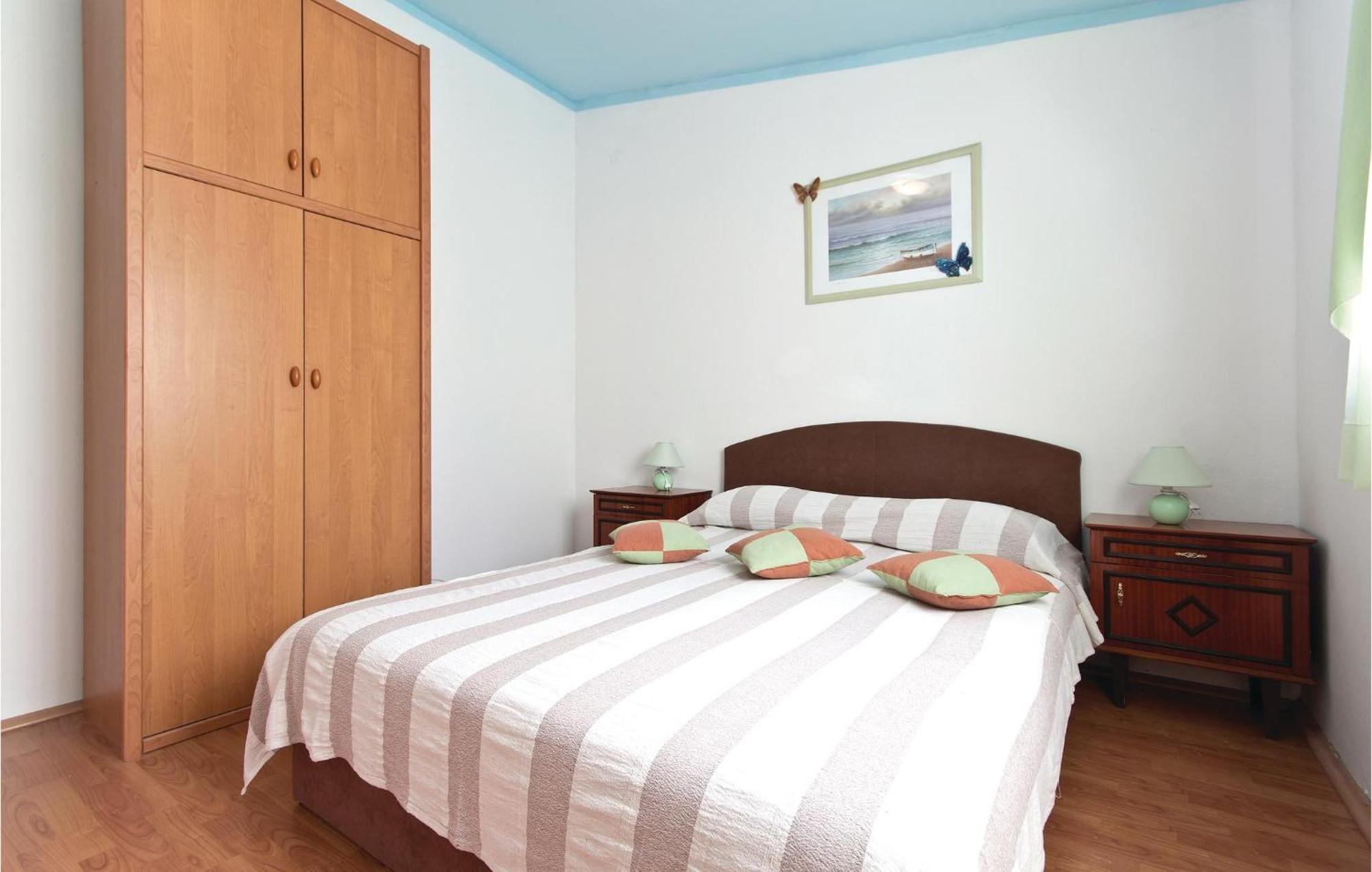 3 Bedroom Gorgeous Apartment In Marčana Exterior foto